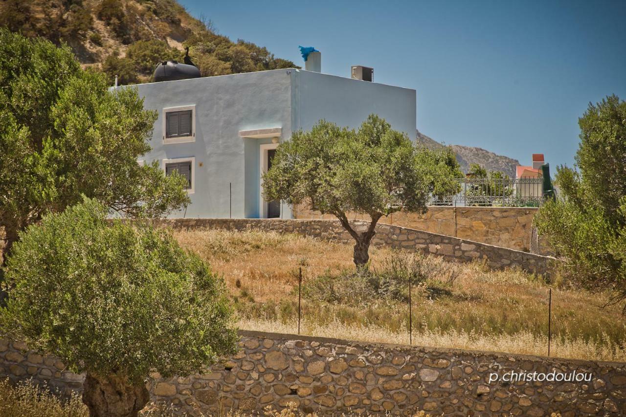 Potideon Villa Cárpatos Exterior foto
